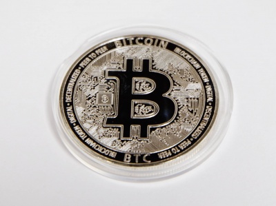 Сувенирная монета Bitcoin - серебро Сувенирная монета Bitcoin - серебро