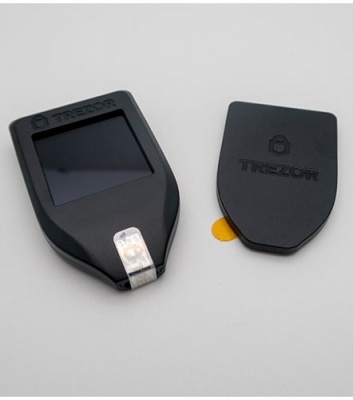 Аппаратный кошелёк Trezor Model T Аппаратный кошелёк Trezor Model T