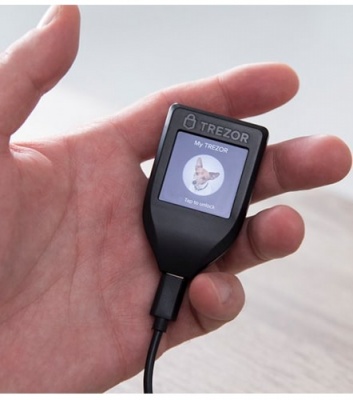 Аппаратный кошелёк Trezor Model T Аппаратный кошелёк Trezor Model T